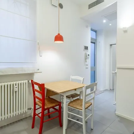 Apartment Courtyard Flat Near & Center In *