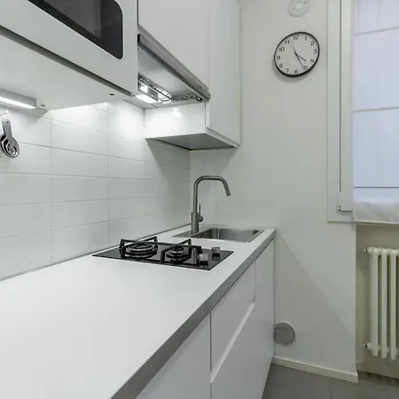 Apartment Courtyard Flat Near & Center In